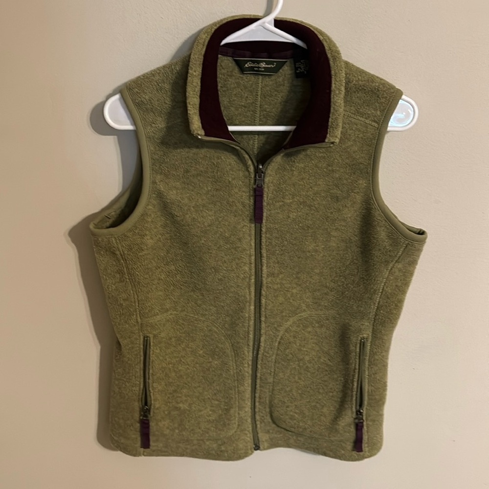 Eddie Bauer green vest